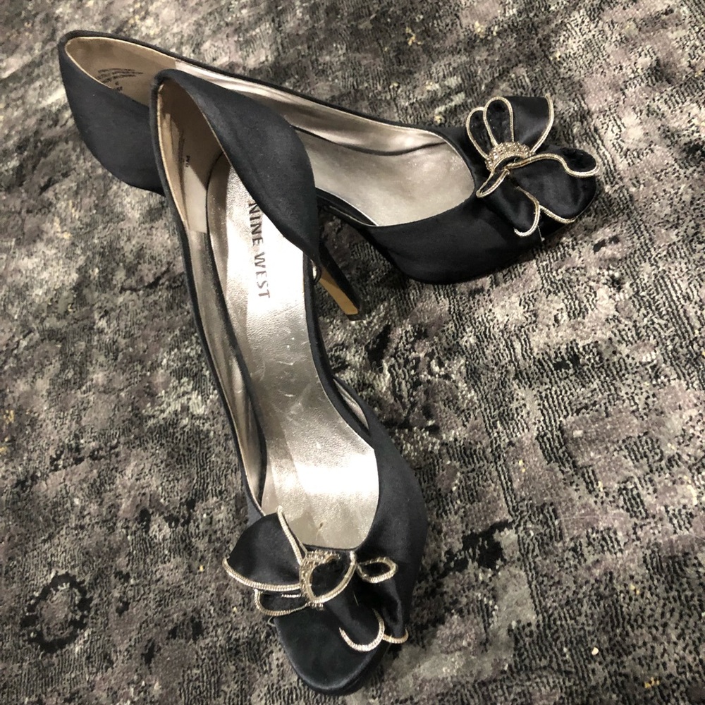 Black Nine West Heels/ Pumps